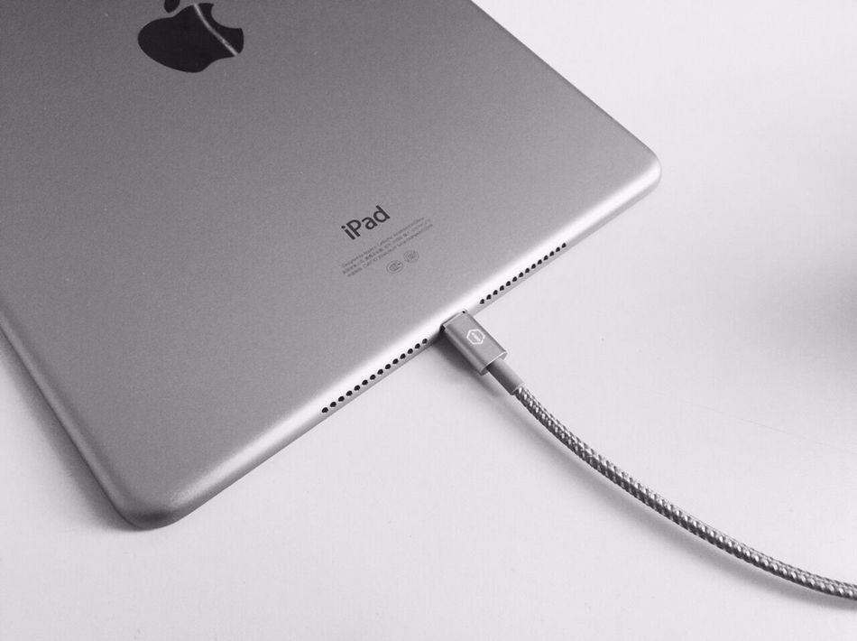 iQunix Apple MFI Certified Lightning to USB Cable (1 m) - Nest of Design